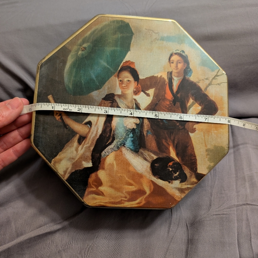 Vintage Peak Frean Octagonal Decorative Tin - Picture 10 of 10